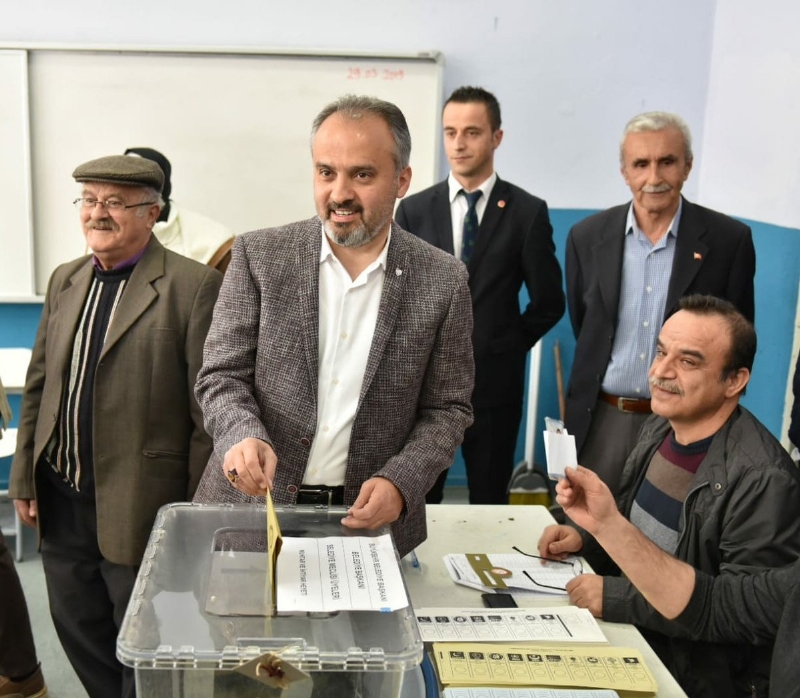 ALİ NUR AKTAŞ BEYİ KUTLUYOR VE BAŞARILAR DİLİYORUZ.. 