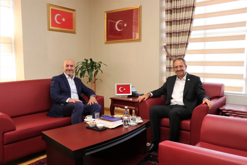 MÜT. HYT. BŞK.MIZ METİN KUBİLAY BEYİ MAKAMINDA ZİYARET ETTİ.. 