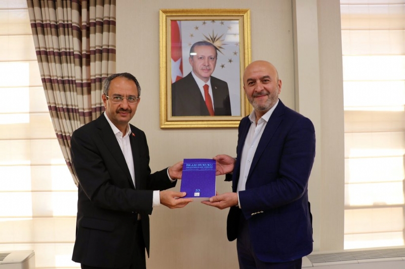 MÜT. HYT. BŞK.MIZ´DAN METİN KUBİLAY BEYE HEDİYE TAKDİMİ.. 
