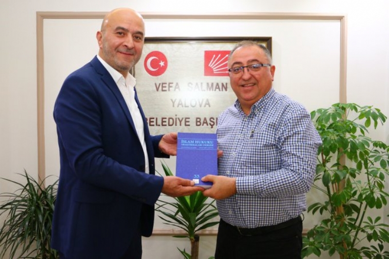 MÜT. HYT. BŞK.MIZ´DAN VEFA SALMAN BEYE HEDİYE TAKDİMİ.. 