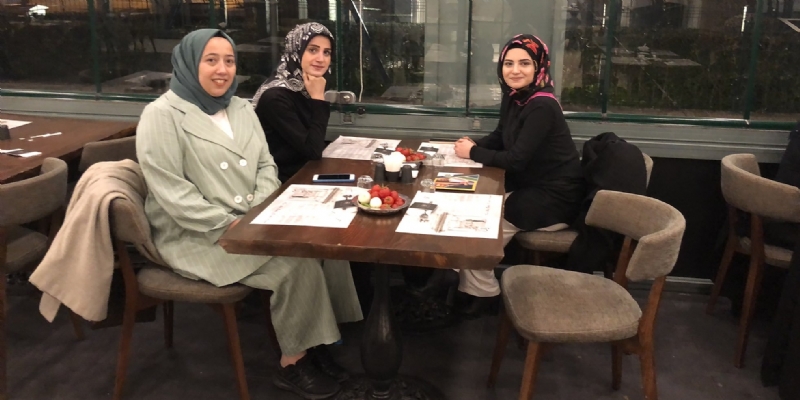 ÖZEL KALEM MÜDÜRÜMÜZ VE İDSB YÖNETİCİLERİ AKŞAM YEMEĞİNDE BULUŞTU.. 