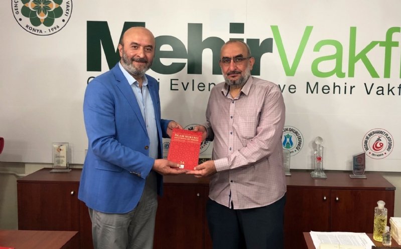 MÜT. HYT. BŞK.MIZ´DAN METİN KAYAHAN BEYE HEDİYE TAKDİMİ.. 