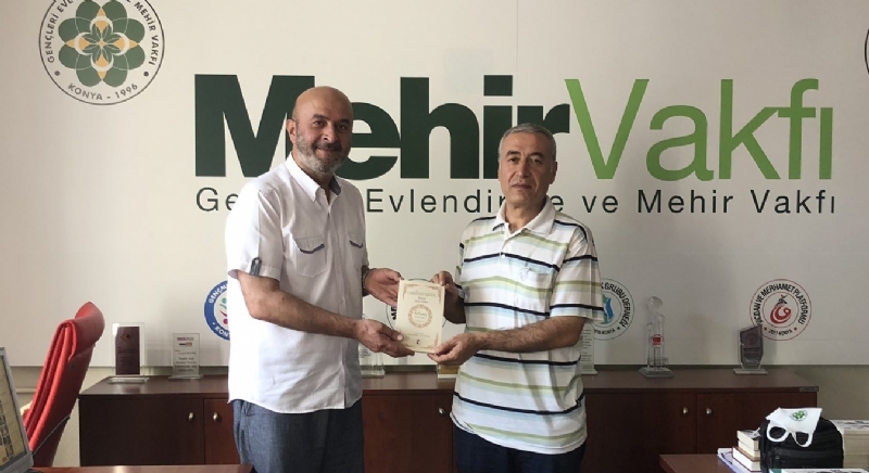 MÜTEVELLİ HEYET BAŞKANIMIZA HEDİYE TAKDİMİ..! 