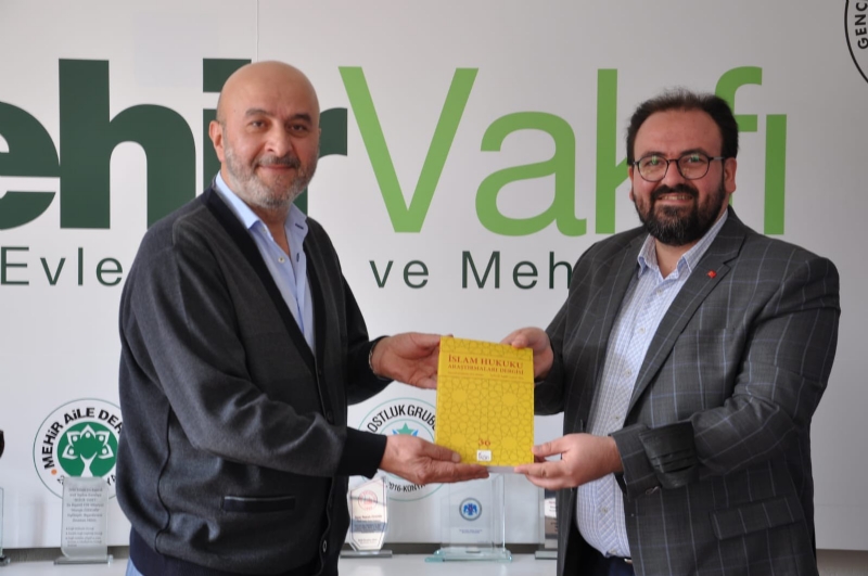 MÜTEVELLİ HEYET BAŞKANIMIZDAN HEDİYE TAKDİMİ.. 