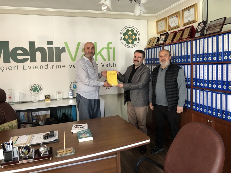 MÜTEVELLİ HEYET BAŞKANIMIZDAN HEDİYE TAKDİMİ.. 