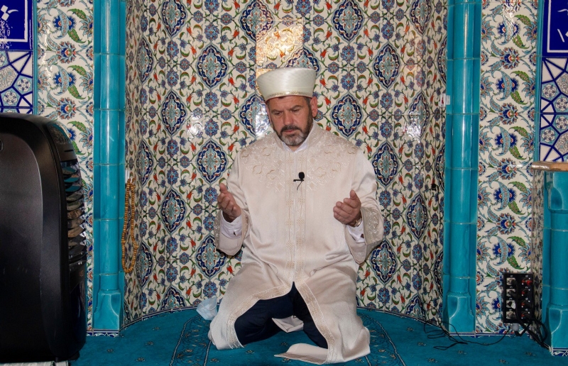 KONYA İL MÜFTÜLÜĞÜNE ATANAN ALİ ÖGE HOCAMIZA BAŞARILAR DİLERİZ... 
