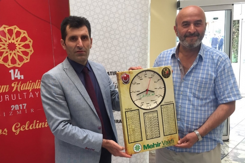 Müt.Hyt.Bşk Mustafa ÖZDEMİR Bey´den Bahattin GENGÖRÜ Bey´e hediye 