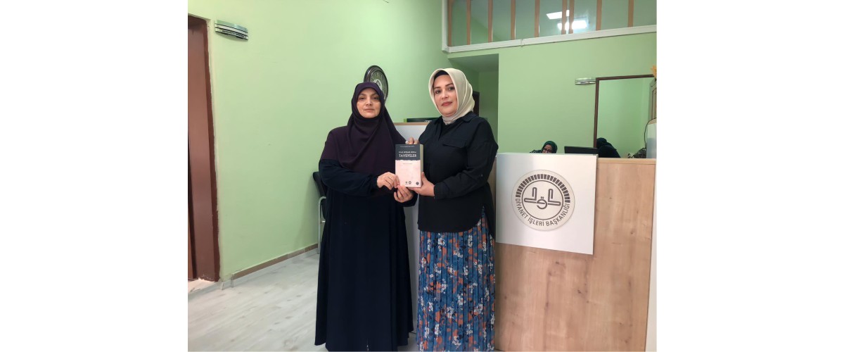 Konya İl Müftülüğü Uzman Vaizi Ümmü Taş Hanımefendiyi ziyaret etti.